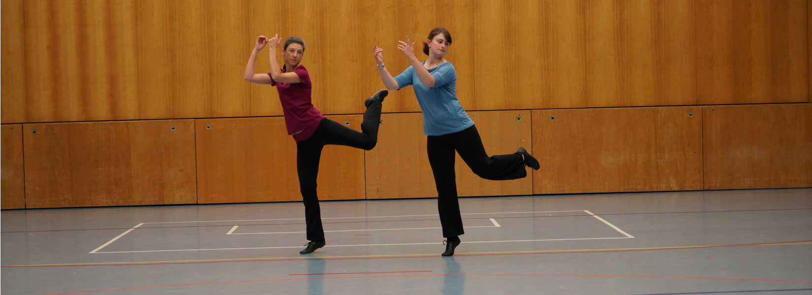 Bild TanzGymanstik mit der Leiterin Patricia Gerwer